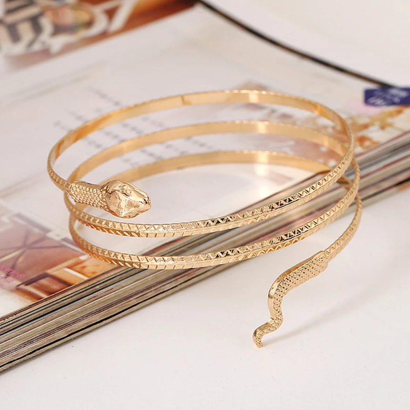 gold-snake-bangle-luxury-style-brac_1320_tsnh.webp