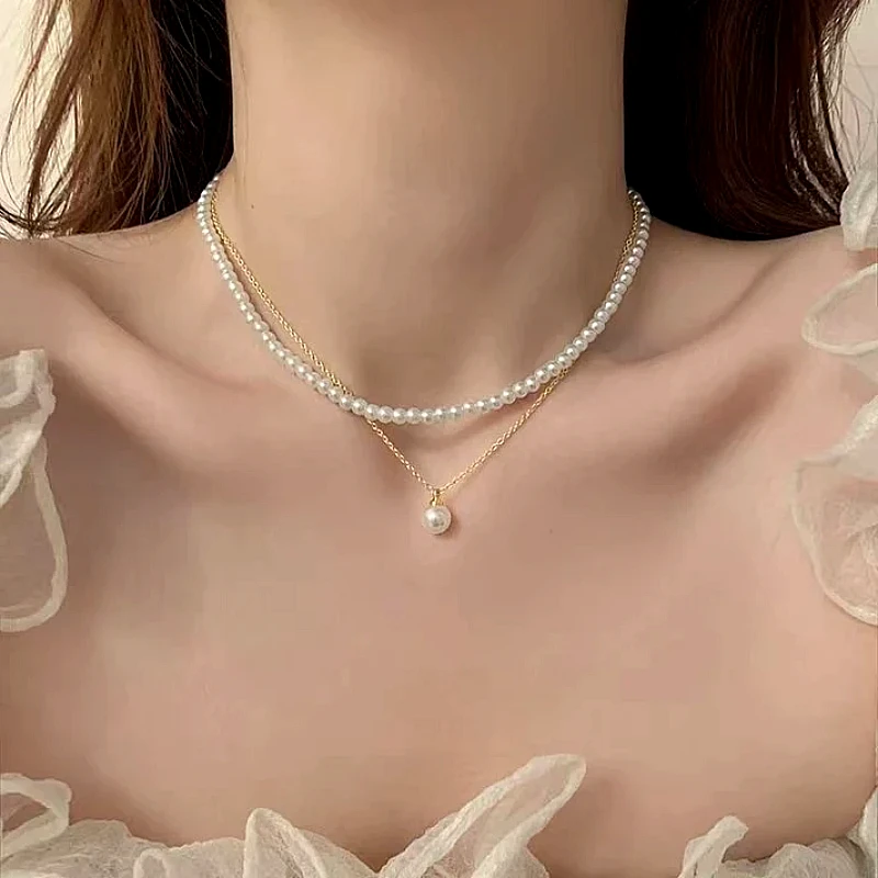 layered-pearl-pendant-necklace_1320_ctk9.webp