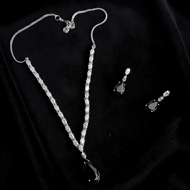 luxury-black-teardrop-jewelry-set_1320_wojf.webp