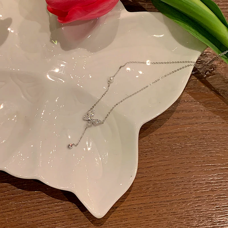 pearl-amp-butterfly-silver-necklace_1320_oy58.webp