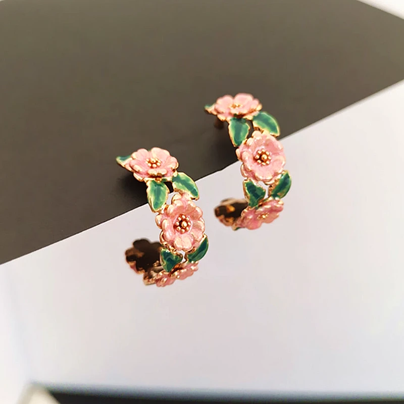 pink-flower-hoop-earrings_1320_7lq1.webp