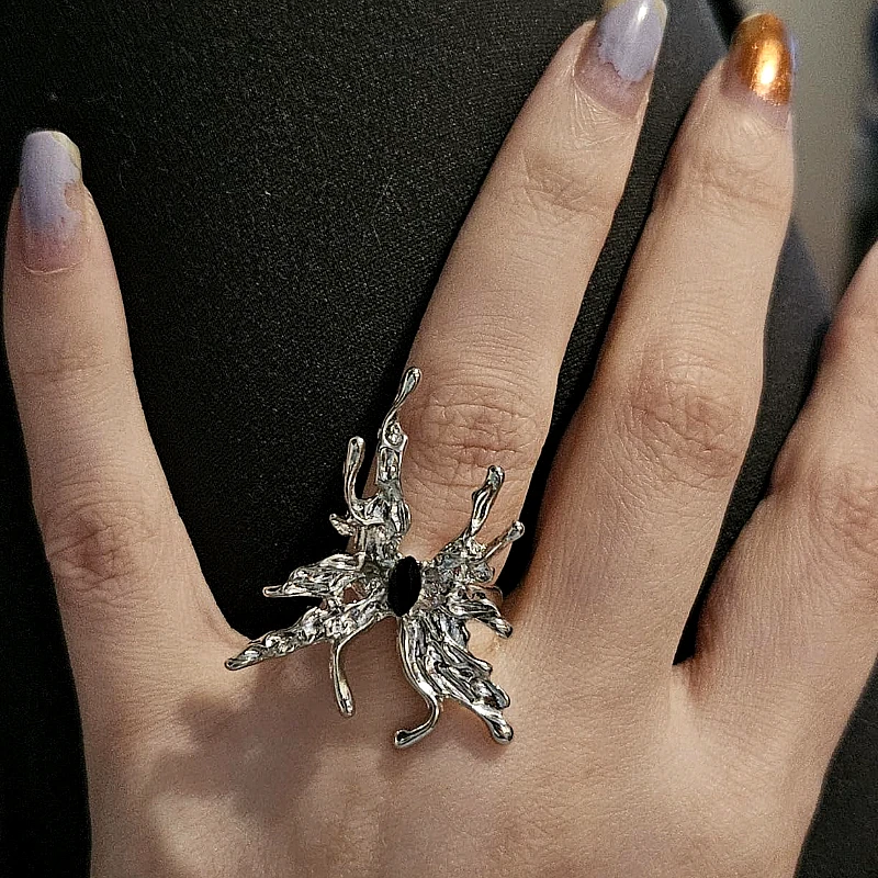 silver-butterfly-statement-ring_1320_pngi.webp